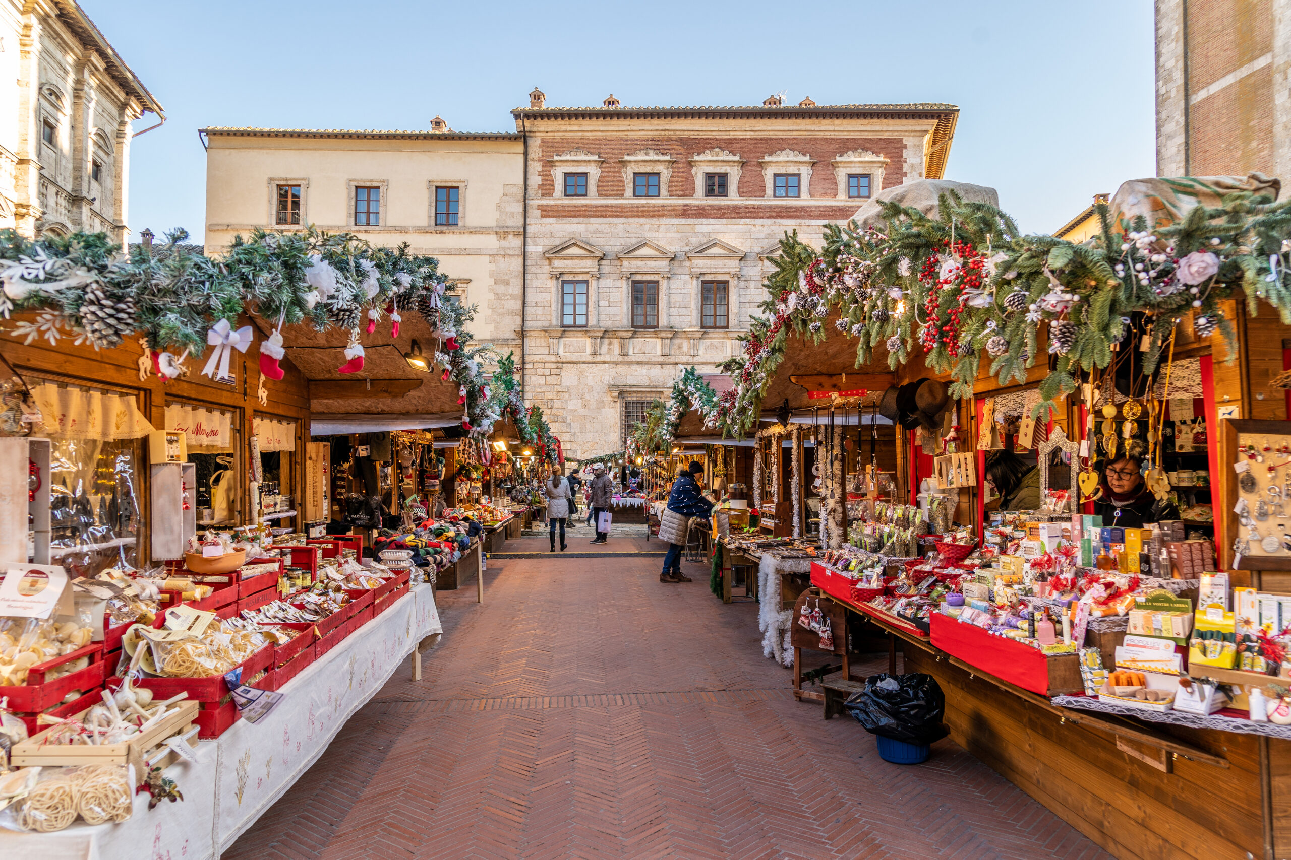 travel department christmas in tuscany