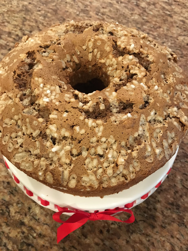 Cake ready for the table.