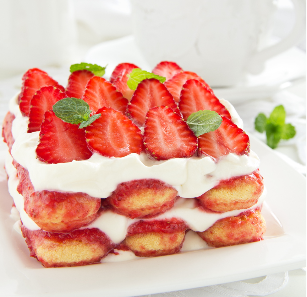 Strawberry Tiramisu - The Lazy Italian